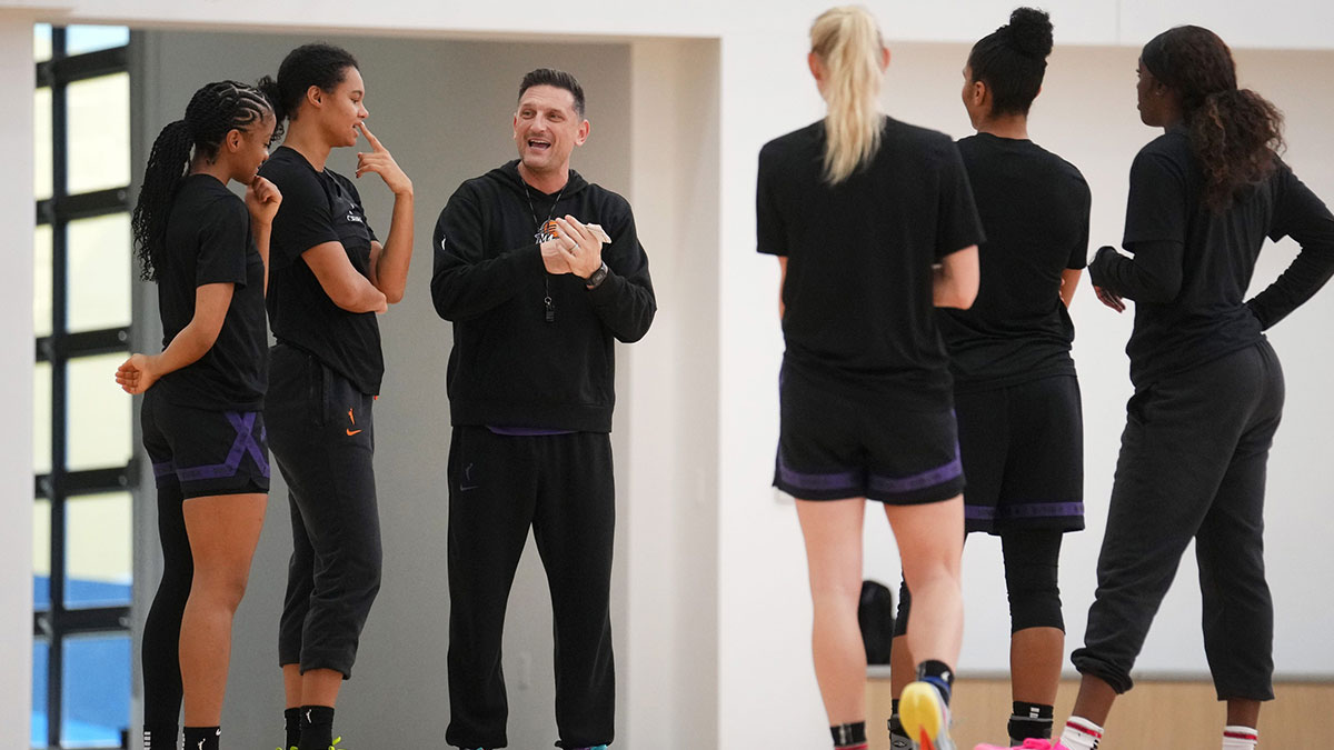 Phoenix Mercury head coach Nate Tibbetts talks to his team as they practice at Mountain America Performance Center before their WNBA Finals series against the Las Vegas Aces on Oct. 1, 2025, in Phoenix.