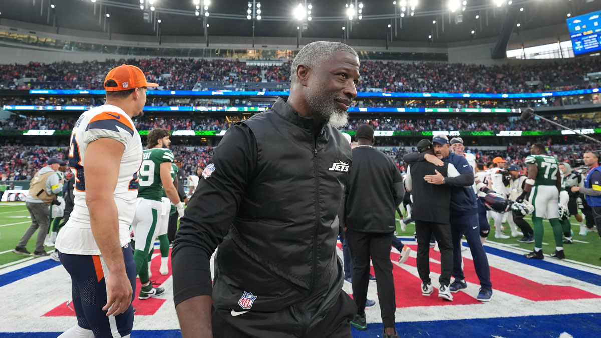 New York Jets head coach Aaron Glenn leaves the field