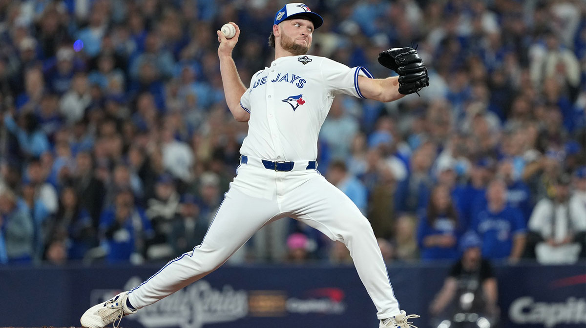 Toronto Blue Jays pitcher Trey Yesavage (39) pitches against the Los Angeles Dodgers in the first inning during game one of the 2025 MLB World Series at Rogers Centre. Mandatory Credit: Nick Turchiaro-Imagn Images