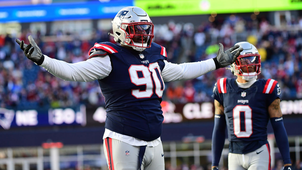New England Patriots defensive tackle Christian Barmore (90) reacts during the fourth quarter against the Cleveland Browns at Gillette Stadium