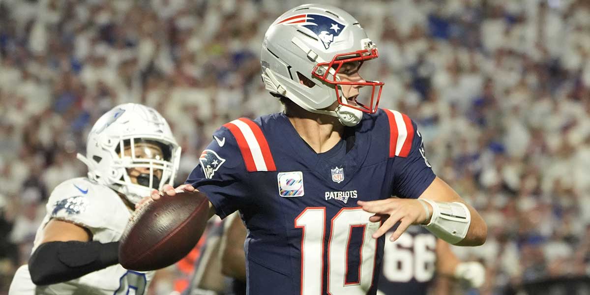 New England Patriots quarterback Drake Maye (10) drops back to pass against the Buffalo Bills during the second half at Highmark Stadium.