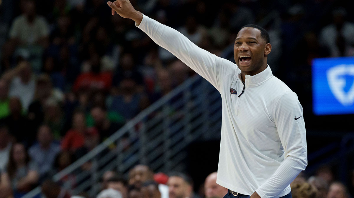 New Orleans Pelicans head coach Willie Green reacts during the first half against the Boston Celtics at Smoothie King Center.