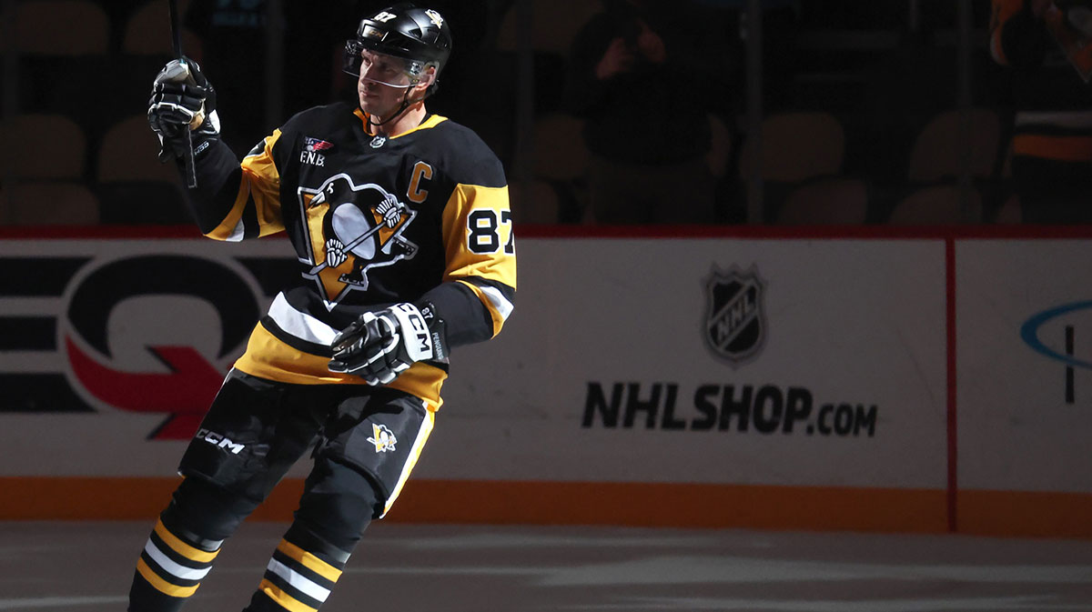 Penguins’ Sidney Crosby sends thoughts to injured fan after Blues win