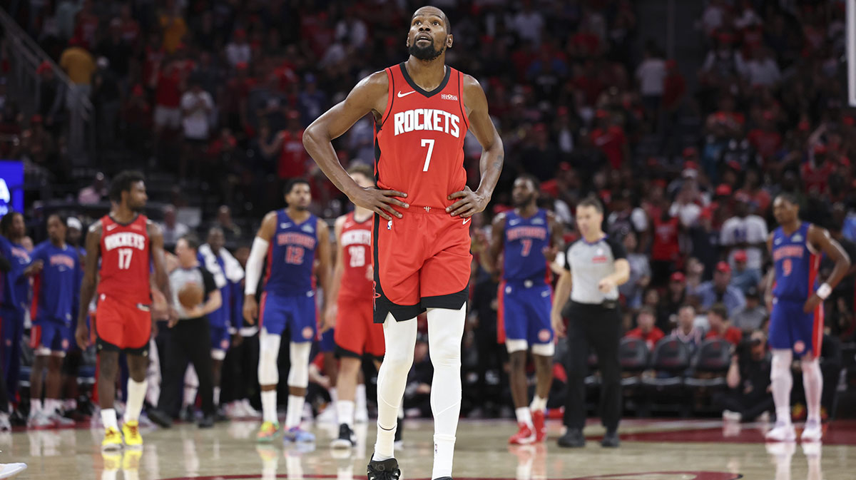 Houston Rockets forward Kevin Durant (7) looks up after a play during the fourth quarter against the Detroit Pistons at Toyota Center.
