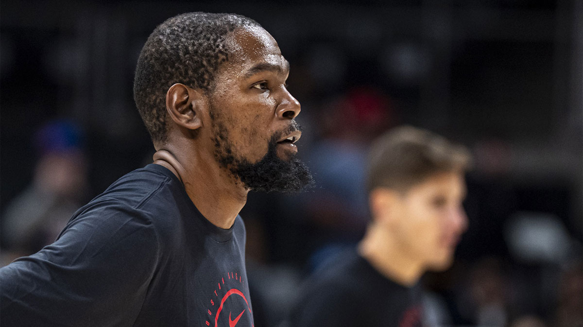 Houston Rockets forward Kevin Durant (7) warms up prior to the game against the Atlanta Hawks at State Farm Arena.