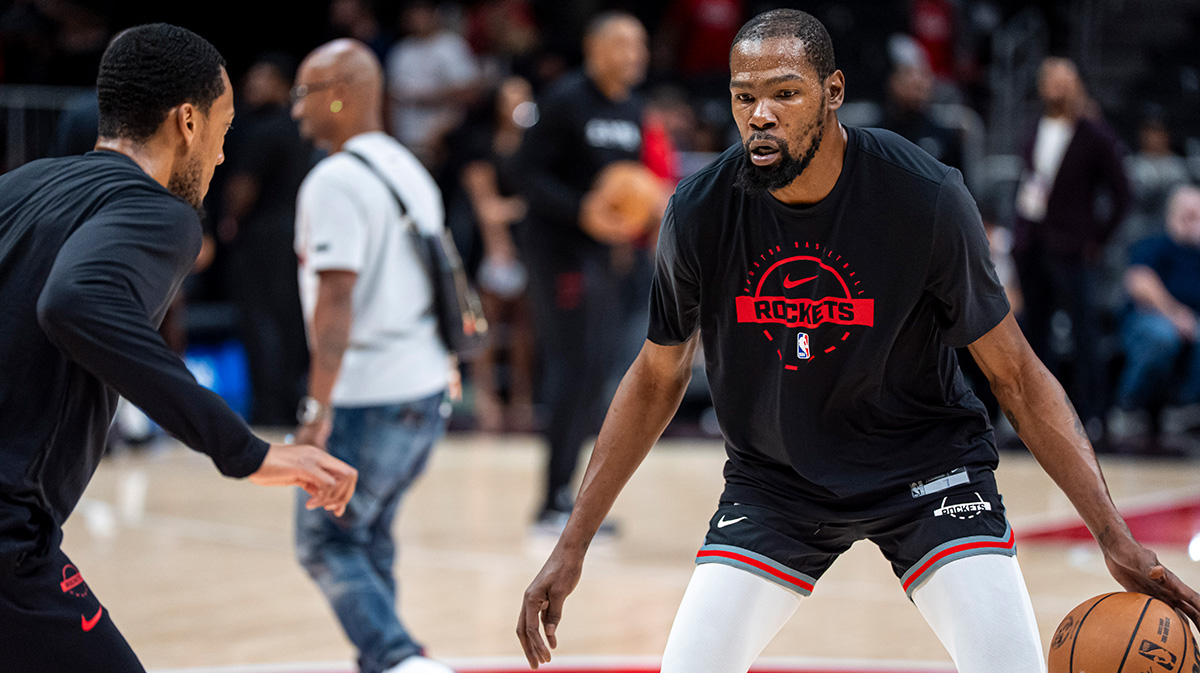 Houston Rockets forward Kevin Durant (7) warms up prior to the game against the Atlanta Hawks at State Farm Arena.