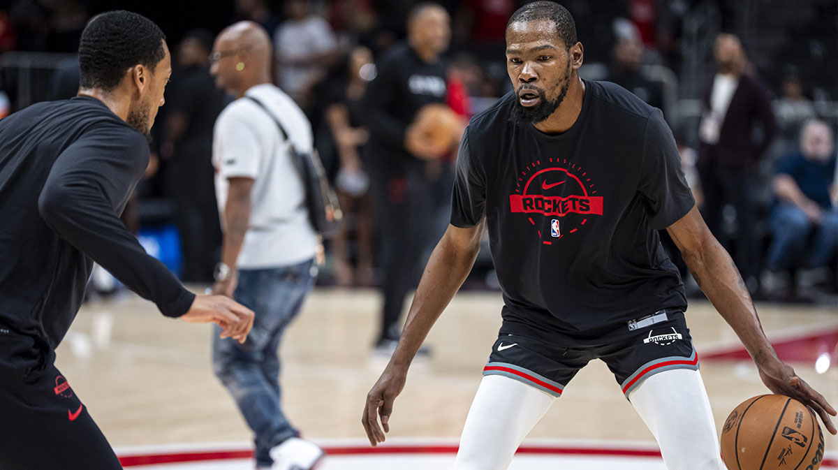 Houston Rockets forward Kevin Durant (7) warms up prior to the game against the Atlanta Hawks at State Farm Arena.