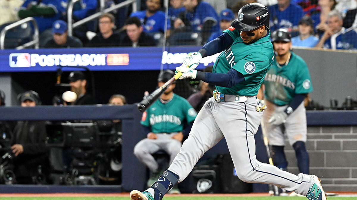 Seattle Mariners second baseman Jorge Polanco (7) hits a single against the Toronto Blue Jays in the seventh inning during game two of the ALCS round for the 2025 MLB playoffs at Rogers Centre.