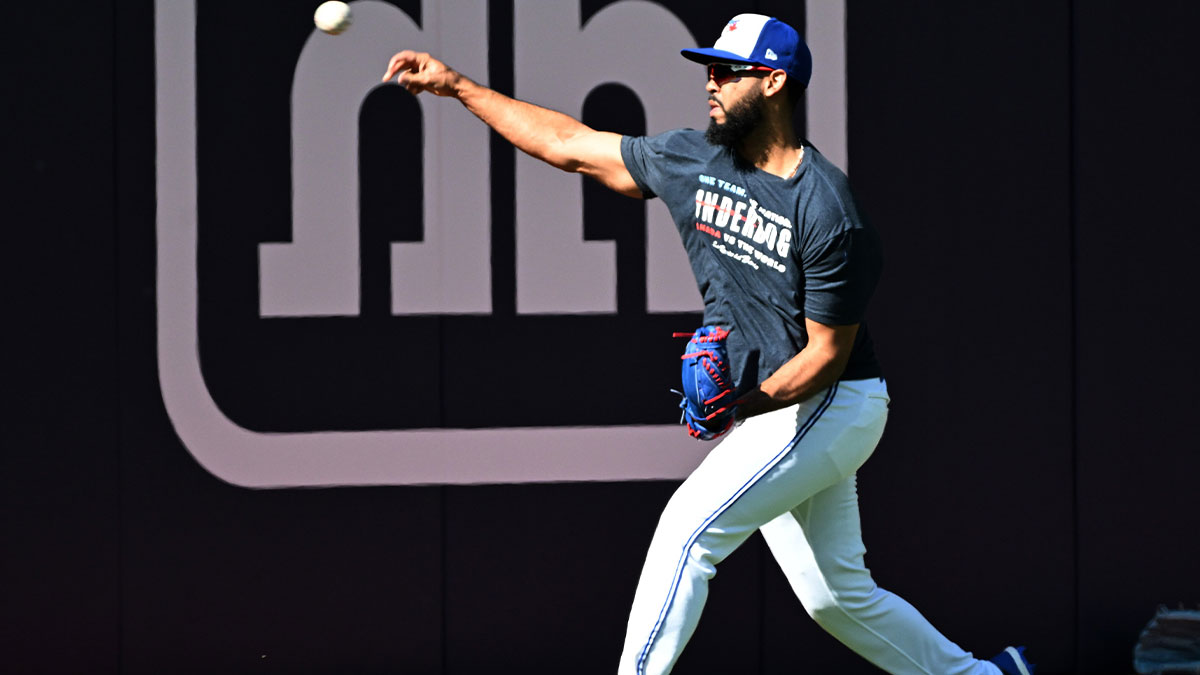 Blue Jays manager John Schneider addresses Seranthony Dominguez potentially tipping pitches