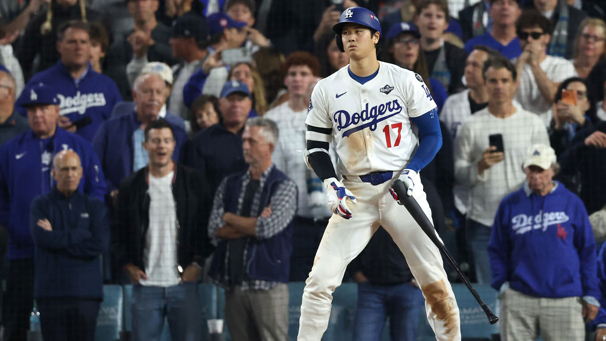 Los Angeles Dodgers designated hitter Shohei Ohtani (17) is intentionally walked during the eleventh inning against the Toronto Blue Jays in game three of the 2025 MLB World Series at Dodger Stadium.