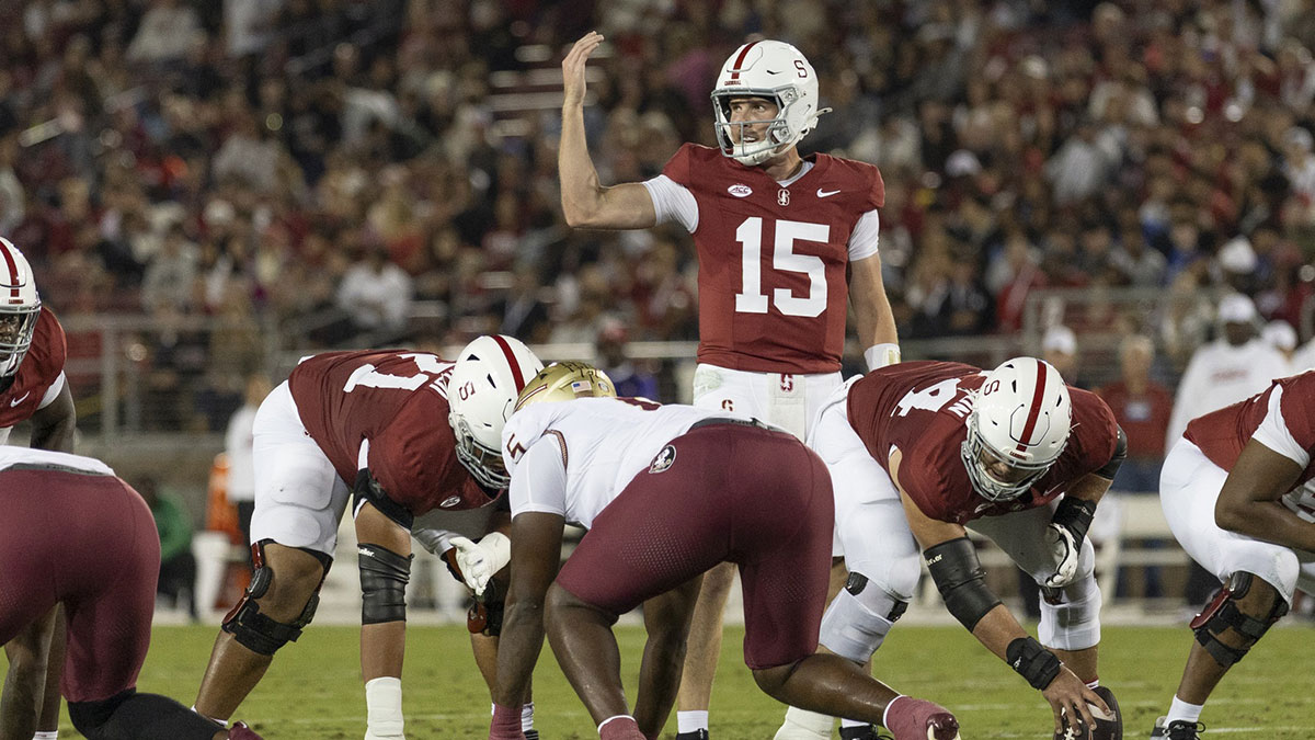 Stanford Cardinal quarterback Ben Gulbranson (15) signals during the first quarter against the Florida State Seminoles at Stanford Stadium.