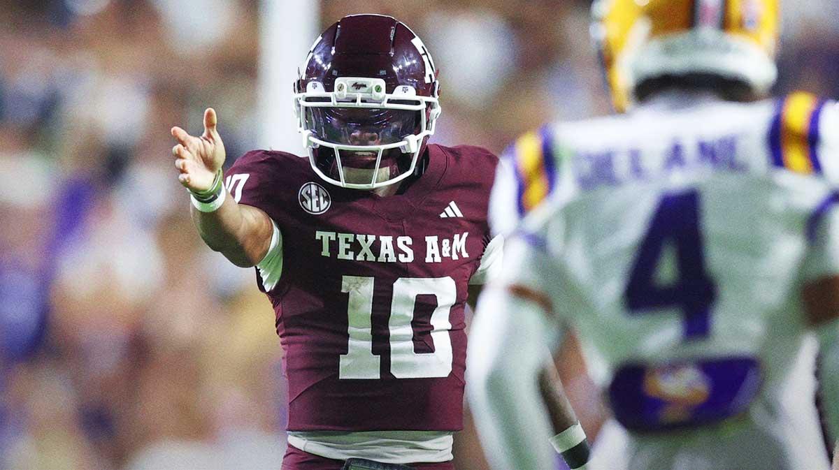 Texas A&M Aggies quarterback Marcel Reed (10) celebrates after a first down during the first half against the Louisiana State Tigers at Tiger Stadium.