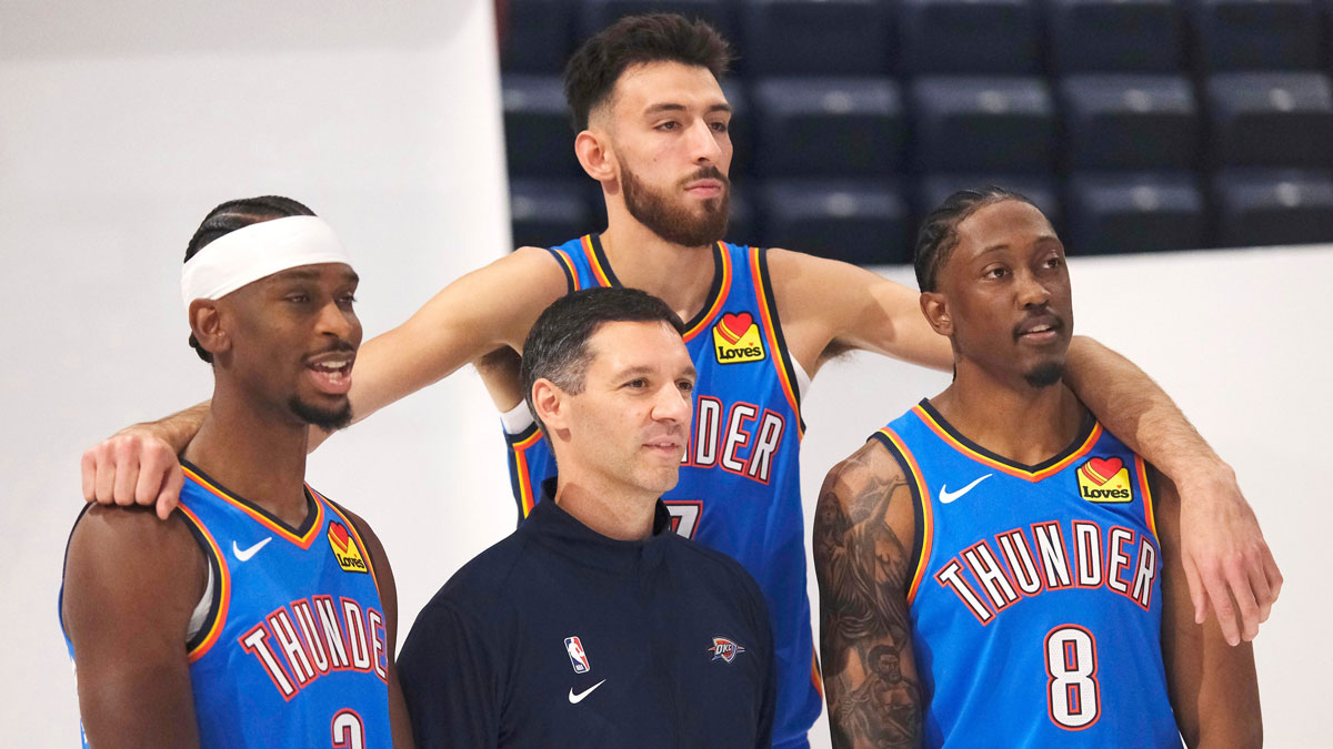 Shai Gilgeous-Alexander (2) Coach Mark Daigneault, Chet Holmgren (7) and Jalen Williams (8) during the Thunder Media Day for the 25-26 NBA season at the Paycom Center Monday, Sept. 29, 2025.