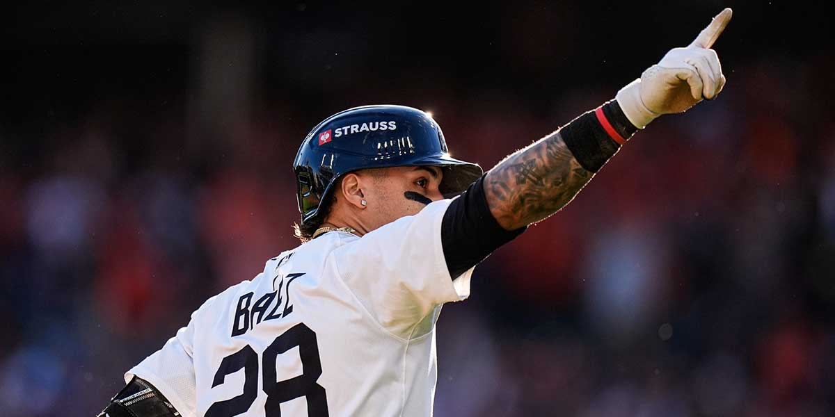 Tigers short stop Javier Baez bats a 2-run home run against Mariners during the sixth inning of Game 4 of ALDS at Comerica Park in Detroit on Wednesday, Oct. 8, 2025.