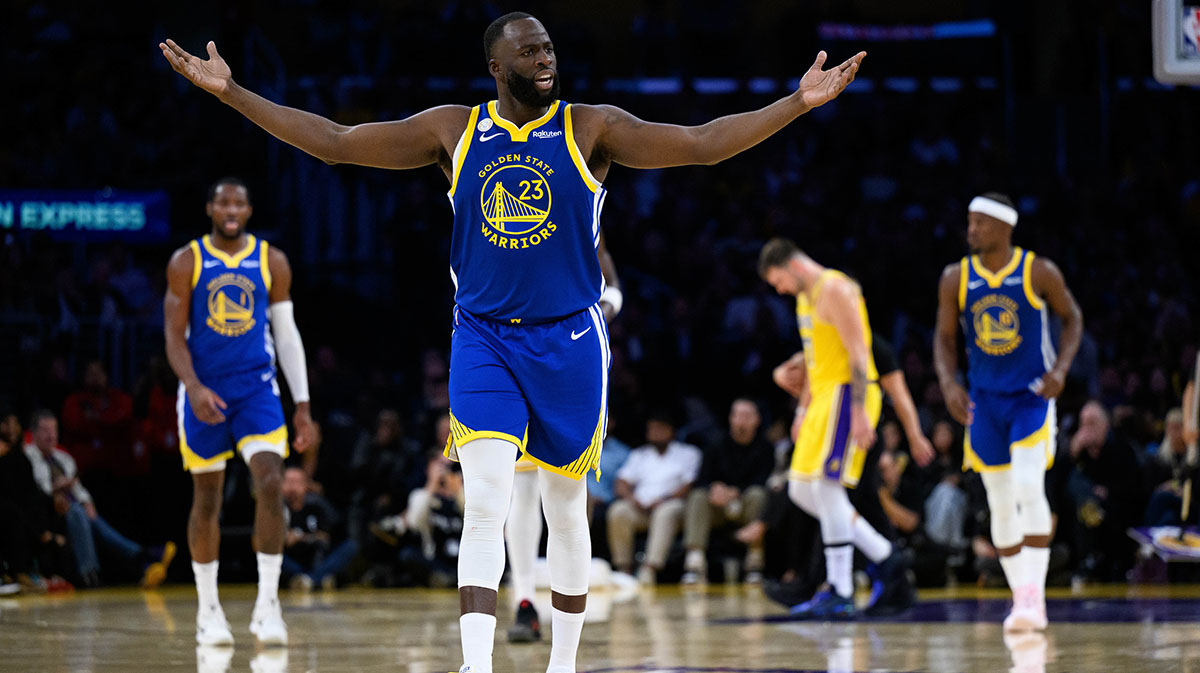 Golden State Warriors forward Draymond Green (23) reacts during the first half against the Los Angeles Lakers at Crypto.com Arena.
