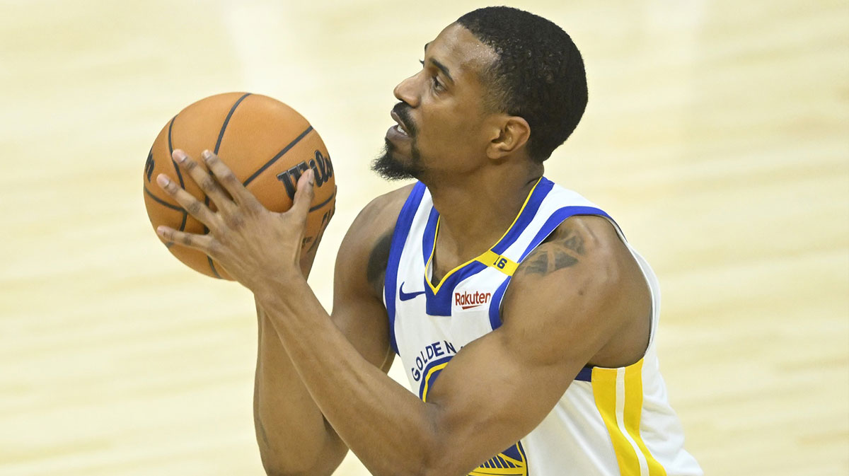 Golden State Warriors guard De'Anthony Melton (8) looks to shoot in the third quarter against the Cleveland Cavaliers at Rocket Mortgage FieldHouse.