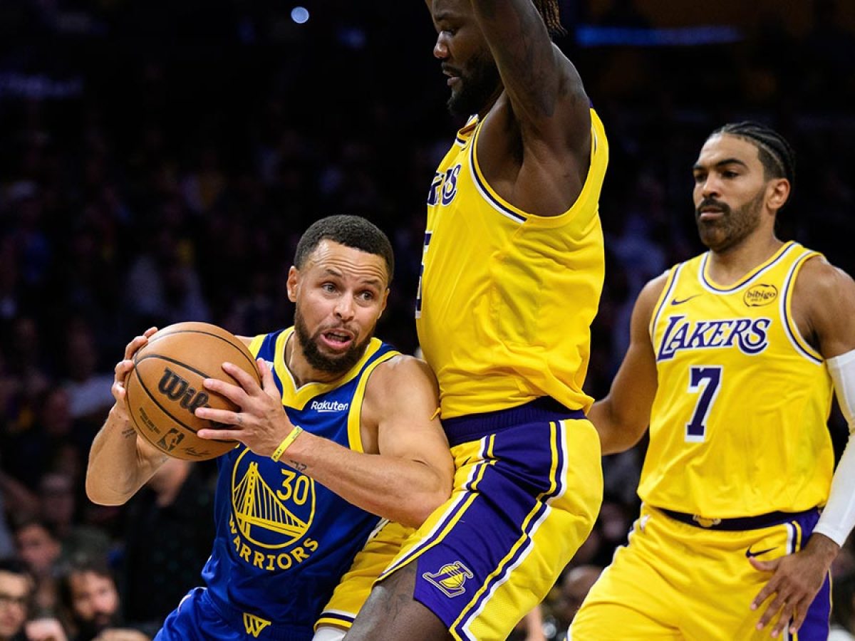 Warriors news: Stephen Curry sets new NBA record as LeBron James watched  helplessly