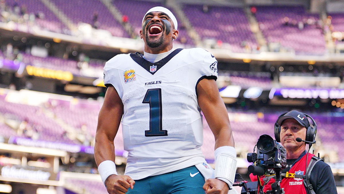 When was last time Jalen Hurts threw for 300 yards before Eagles-Vikings game?