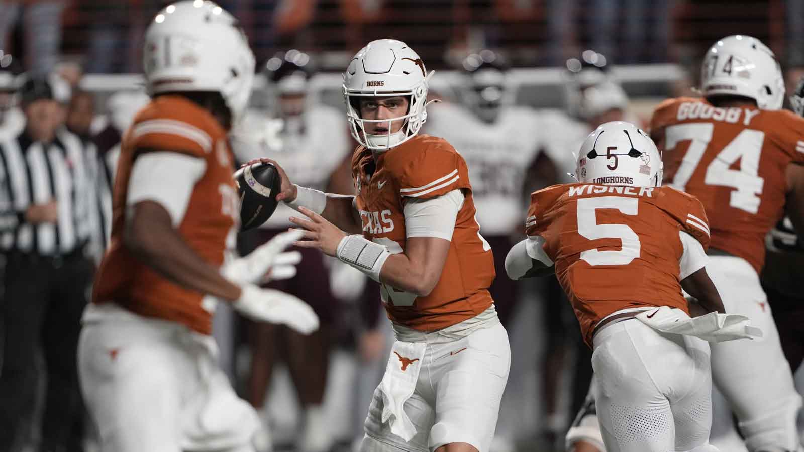 Texas football’s Arch Manning dazzles with incredible in-pocket awareness vs. Texas A&M