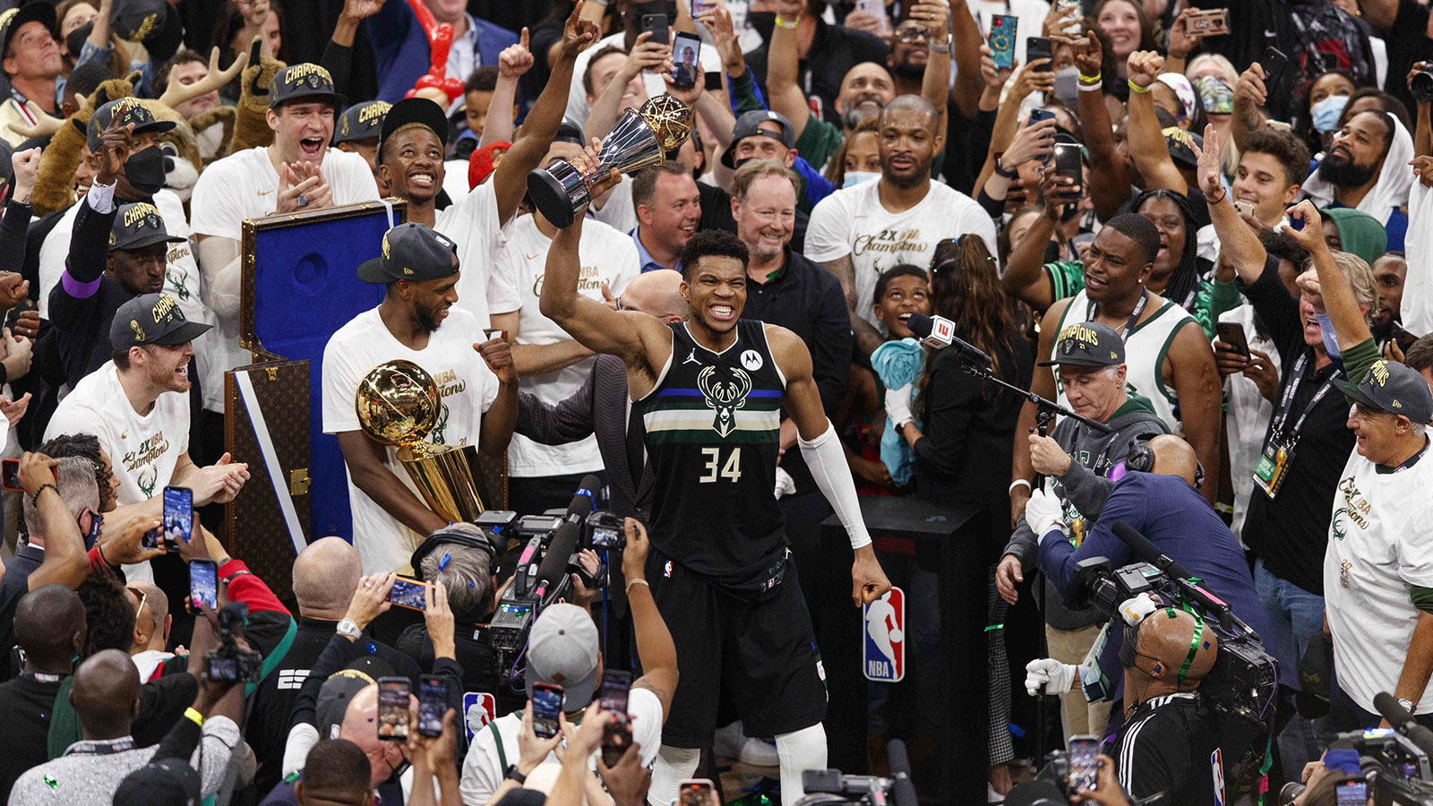 Bucks throw 2021 Finals shade at Suns on social media
