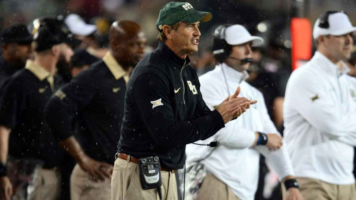 Baylor Bears head coach Art Briles looks on against the Oklahoma Sooners during the first half at McLane Stadium.