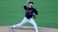 New York Mets starting pitcher Kodai Senga (34) pitches against the Atlanta Braves during the fourth inning at Citi Field. Mandatory Credit: Brad Penner-Imagn Images