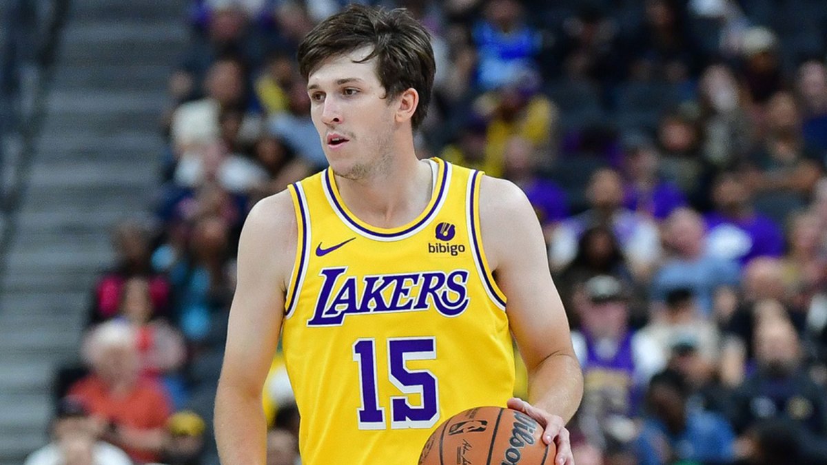 Los Angeles Lakers guard Austin Reaves (15) controls the ball against the Brooklyn Nets during the second half at T-Mobile Arena.