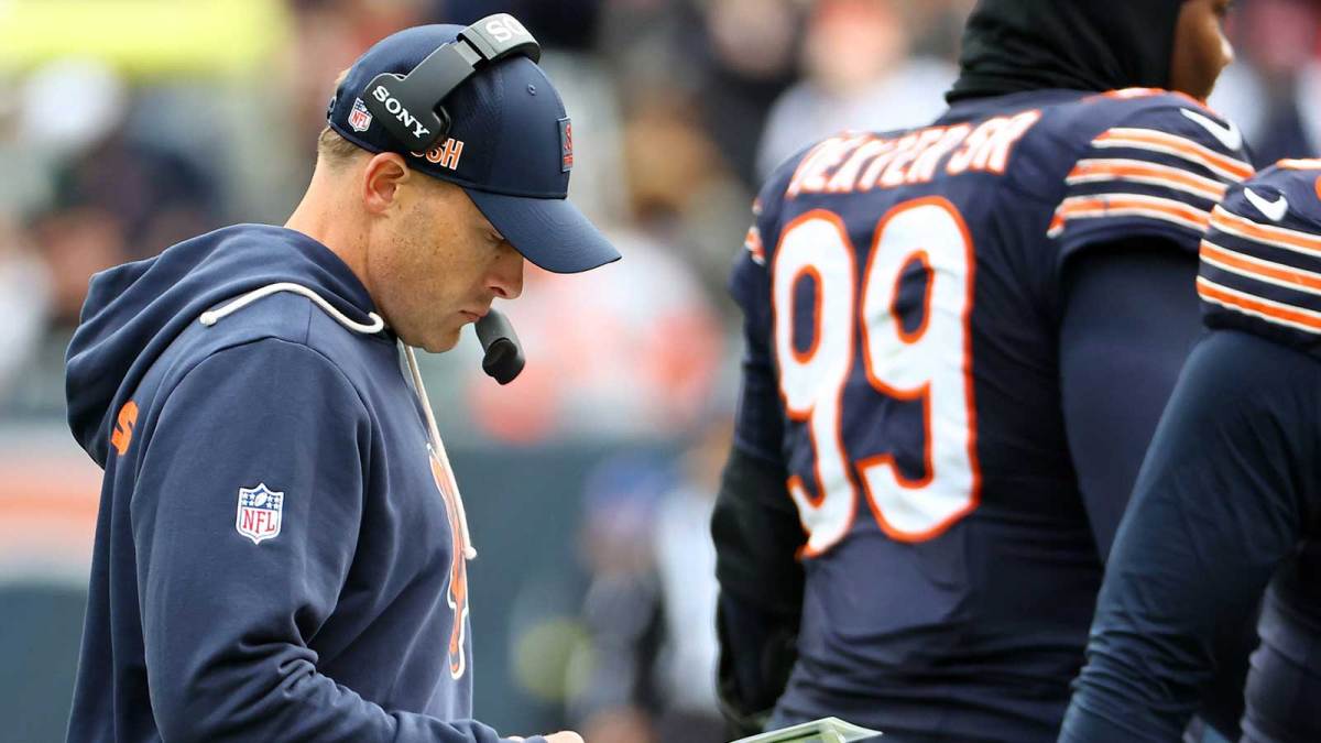 Chicago Bears head coach Ben Johnson against the New Orleans Saints during the second half at Soldier Field.