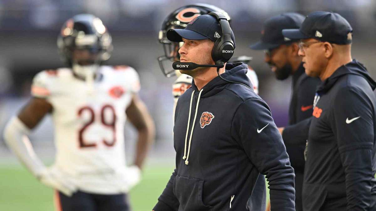 Chicago Bears head coach Ben Johnson walks the sideline during the second quarter against the Minnesota Vikings at U.S. Bank Stadium.