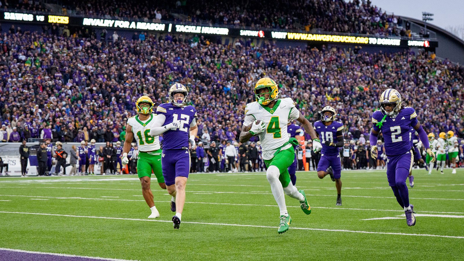 Oregon football’s Malik Benson sends ‘real scary’ CFP warning after crushing Washington