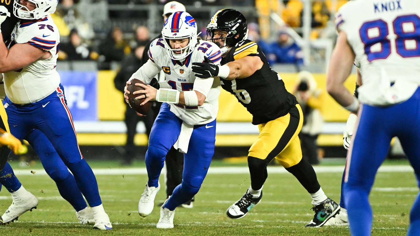 Bills’ Josh Allen breaks NFL QB record with dagger TD vs. Steelers