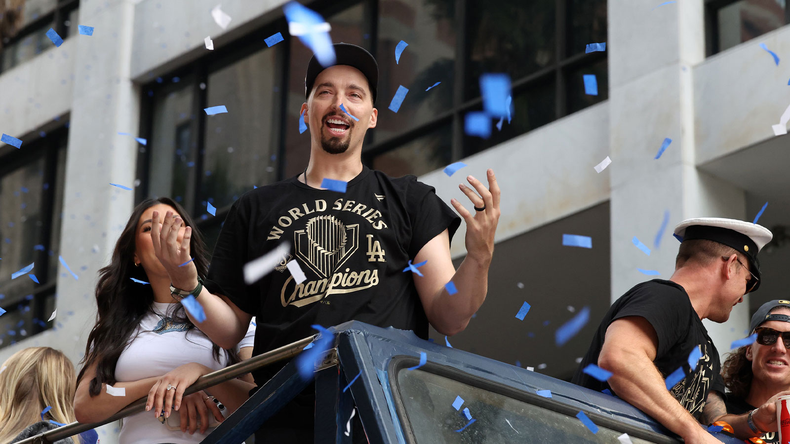 Blake Snell keeps hitting 6-7 meme during World Series championship parade