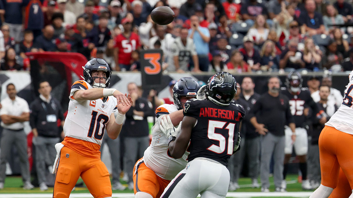 Denver Broncos quarterback Bo Nix (10) throws during the second half against the Houston Texans at NRG Stadium.