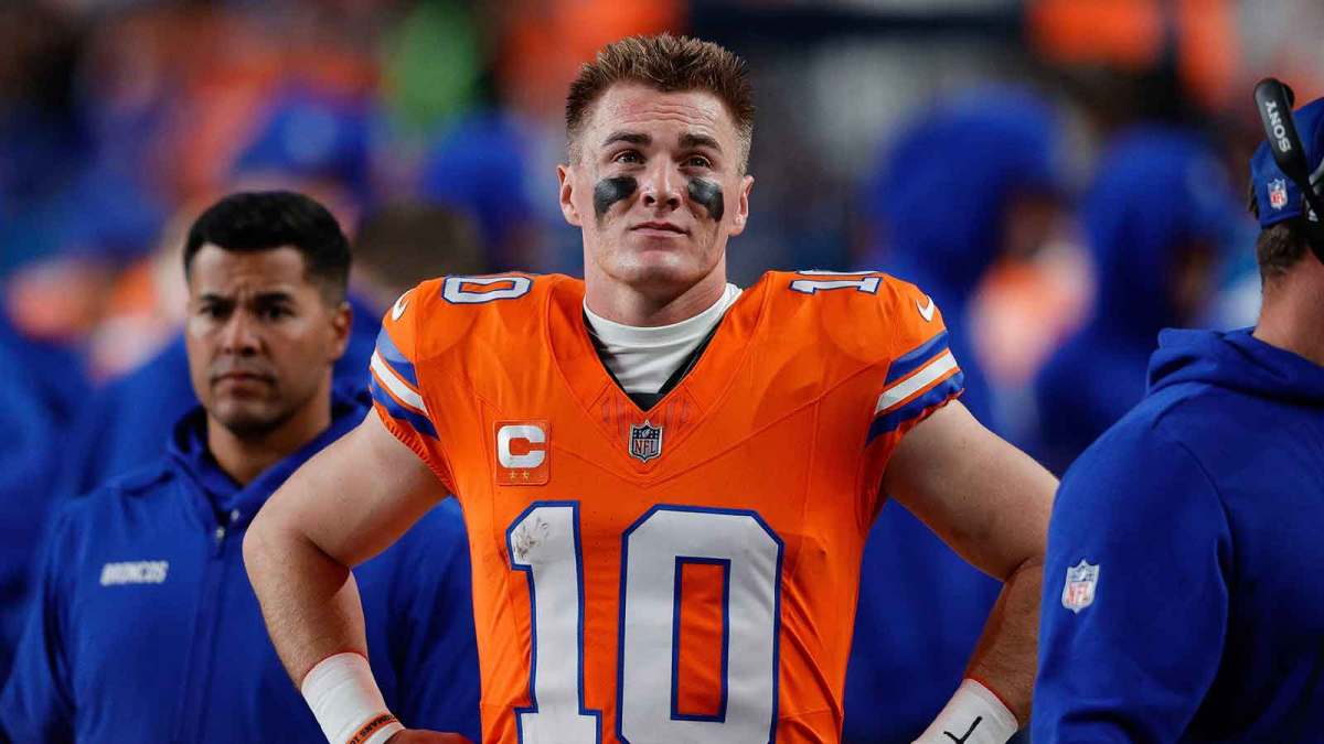 Denver Broncos quarterback Bo Nix (10) in the fourth quarter against the Las Vegas Raiders at Empower Field at Mile High.