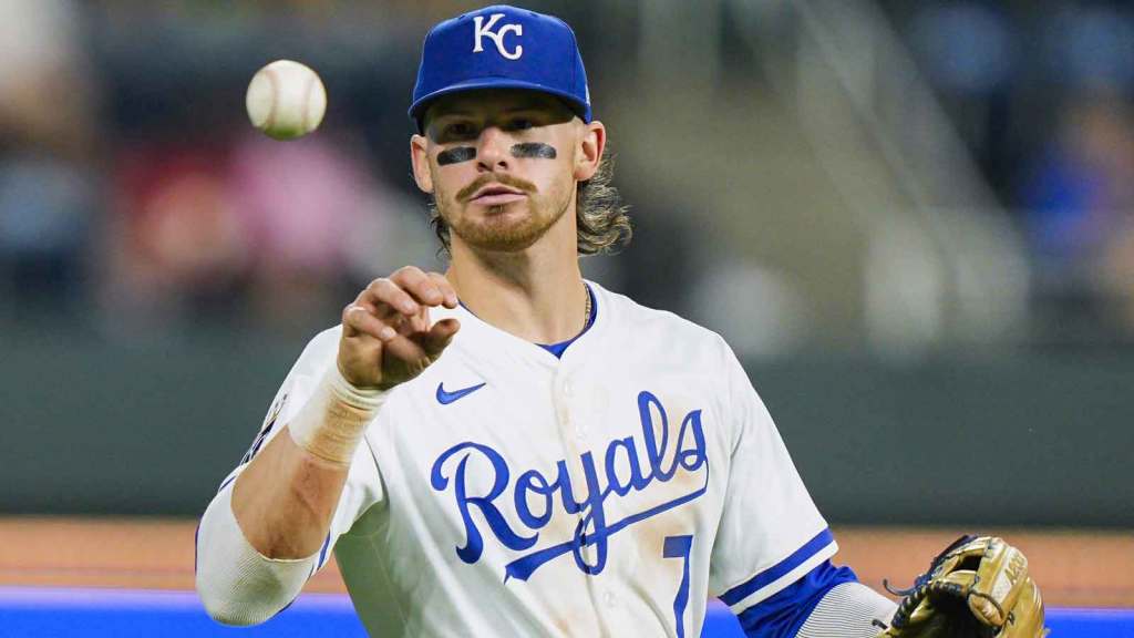 Kansas City Royals shortstop Bobby Witt Jr. (7) catches the ball during the ninth inning against the Los Angeles Angels at Kauffman Stadium.
