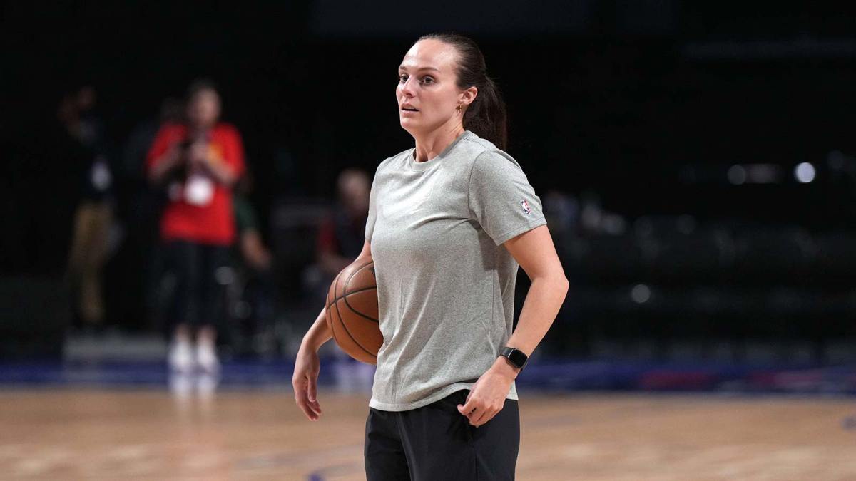Atlanta Hawks female assistant coach Brittni Donaldson during practice at the Arena CDMX.