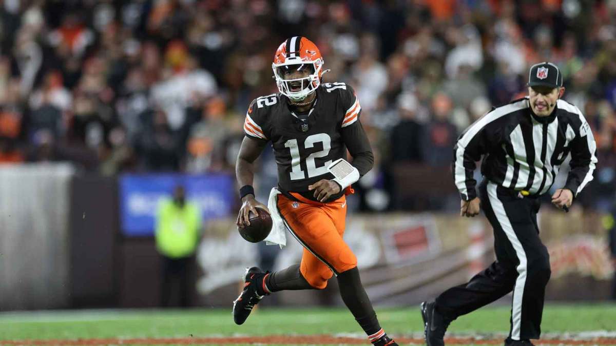 Cleveland Browns quarterback Shedeur Sanders (12) runs for a gain during the fourth quarter against the Baltimore Ravens at Huntington Bank Field.