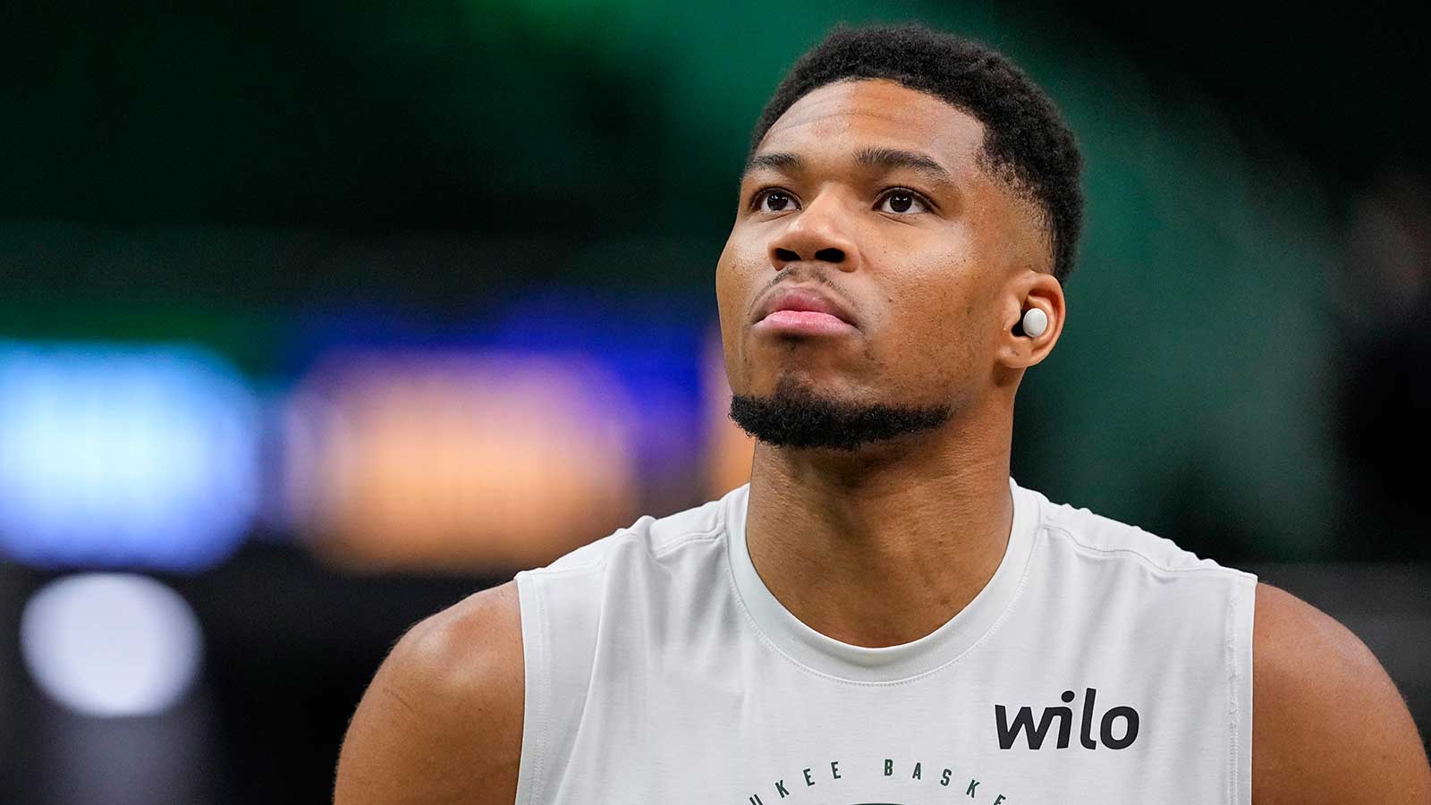 Is Giannis Antetokounmpo playing tonight? Bucks vs. Cavs injury report