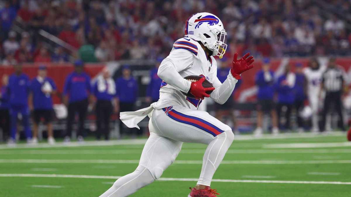 Nov 20, 2025; Houston, Texas, USA; Buffalo Bills running back Ty Johnson (26) runs against the Houston Texans in the first quarter at NRG Stadium. Mandatory Credit: Thomas Shea-Imagn Images