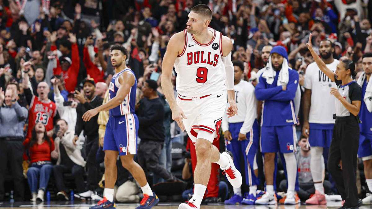 Bulls center Nikola Vucevic celebrates