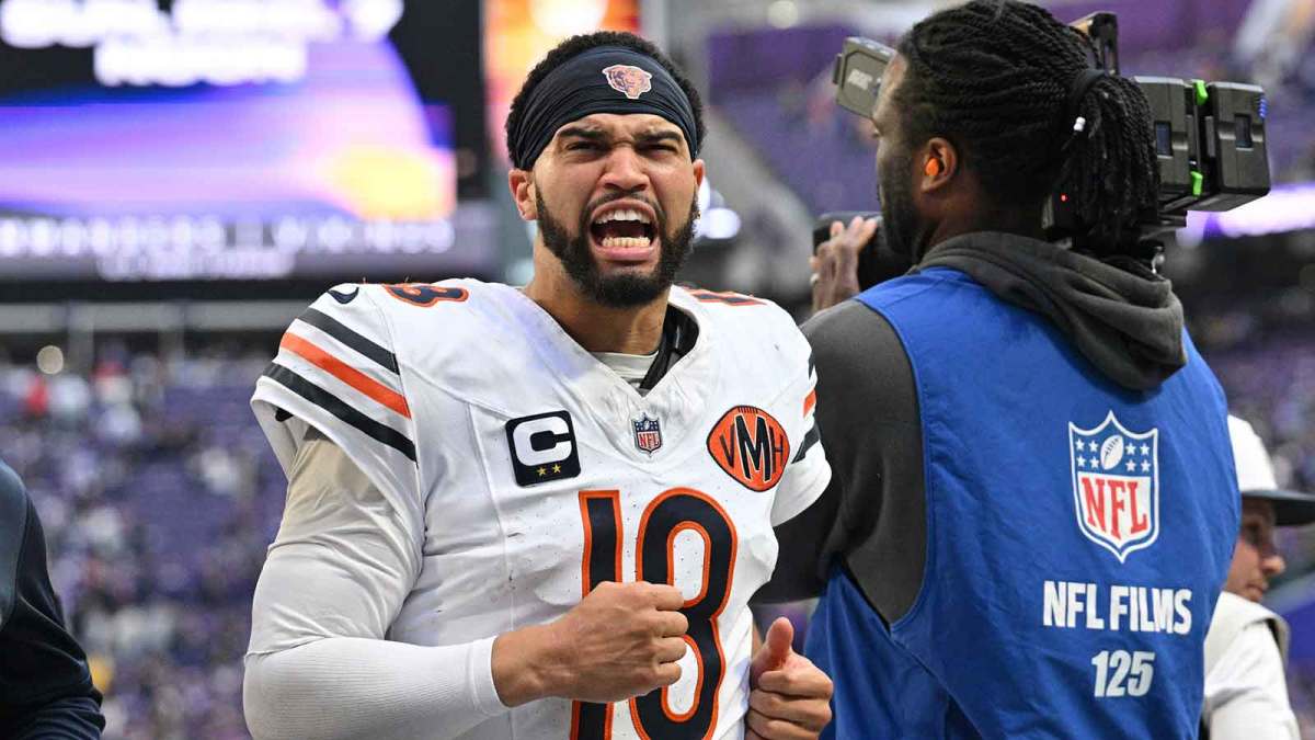 Chicago Bears quarterback Caleb Williams (18) reacts after defeating the Minnesota Vikings at U.S. Bank Stadium.