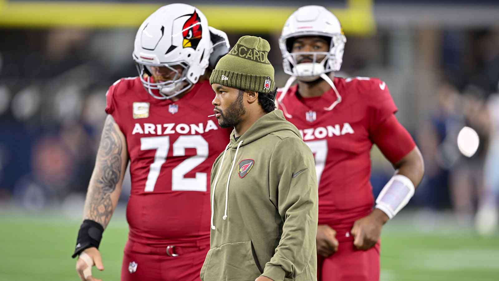 https://wp.clutchpoints.com/wp-content/uploads/2025/11/Cardinals-quarterback-Kyler-Murray-walking-with-his-teammates.jpg