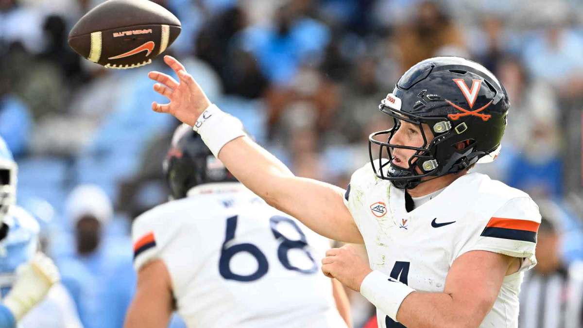 Virginia Cavaliers quarterback Chandler Morris (4) passes the ball in the fourth quarter at Kenan Stadium. Mandatory Credit: Bob Donnan-Imagn Images.