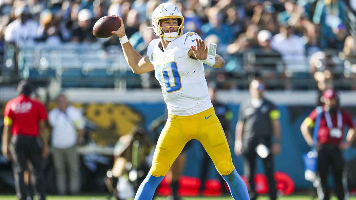 Los Angeles Chargers quarterback Justin Herbert (10) passes against the Jacksonville Jaguars during the third quarter at EverBank Stadium.