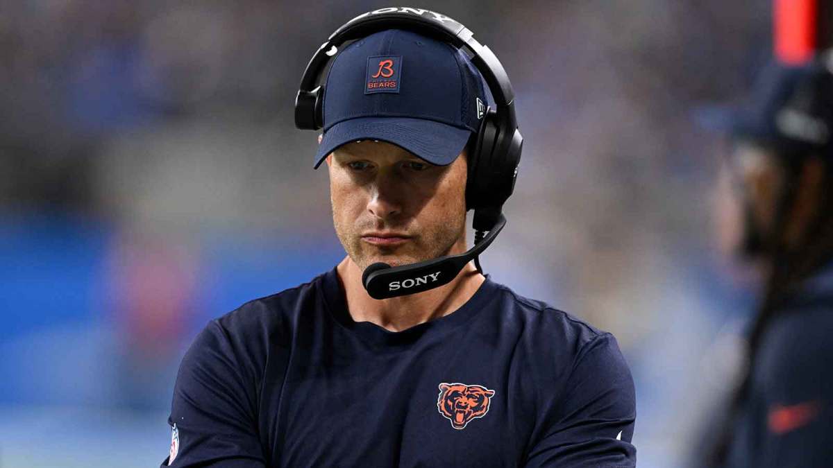 Chicago Bears head coach Ben Johnson looks on during the second half of the game against the Detroit Lions at Ford Field.
