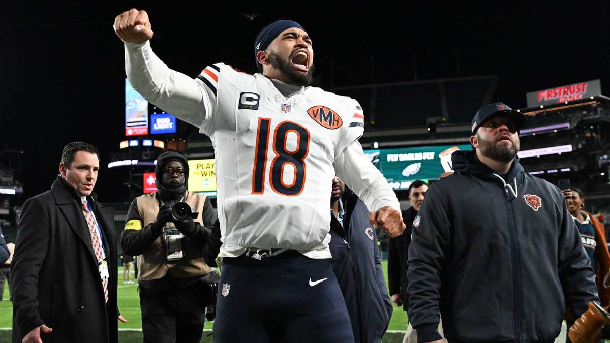 Nov 28, 2025; Philadelphia, Pennsylvania, USA; Chicago Bears quarterback Caleb Williams (18) celebrates after the game against the Philadelphia Eagles at Lincoln Financial Field. Mandatory Credit: Eric Hartline-Imagn Images