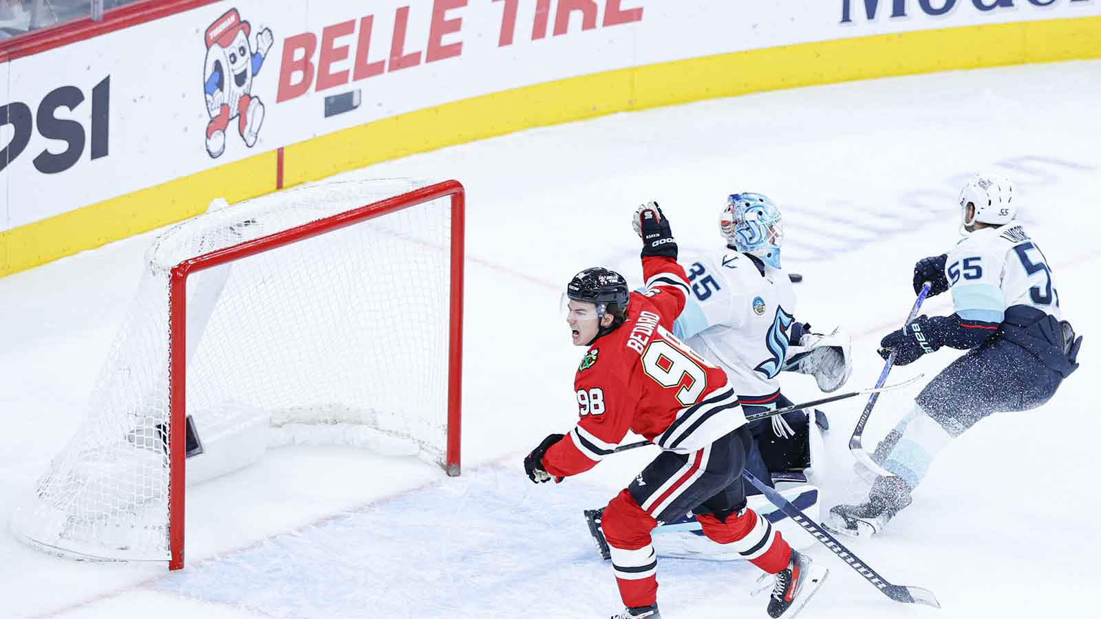 Blackhawks coach Jeff Blashill smashes referees after odd Connor Bedard penalty