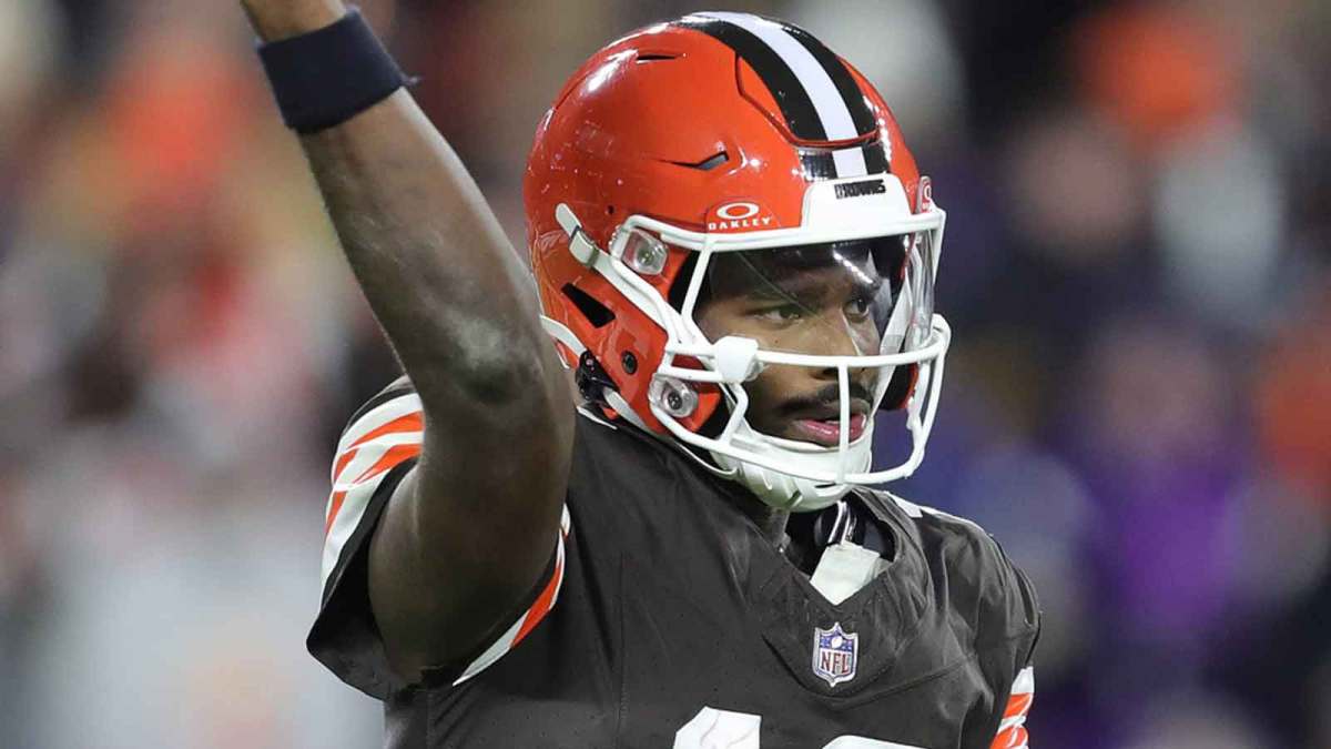 Cleveland Browns quarterback Shedeur Sanders (12) throws during the second half of an NFL football game at Huntington Bank Field, Nov. 16, 2025, in Cleveland, Ohio. © Jeff Lange / USA TODAY NETWORK via Imagn Images
