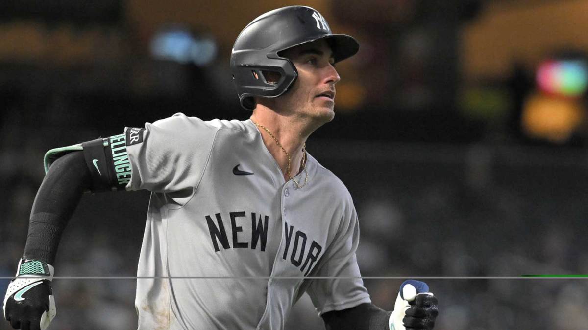 New York Yankees outfielder Cody Bellinger (35) rounds the bases after hitting a two-run home run against the Minnesota Twins during the ninth inning at Target Field.