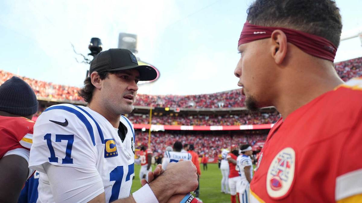 Daniel Jones returns as a full participant for Week 13 as Shane Steichen prepares the Colts for the Texans matchup.
